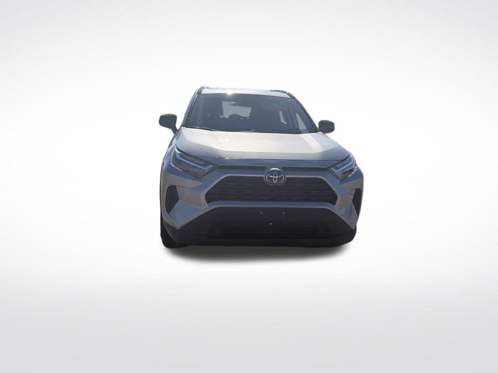 2024 Toyota RAV4 LE - Photo 8