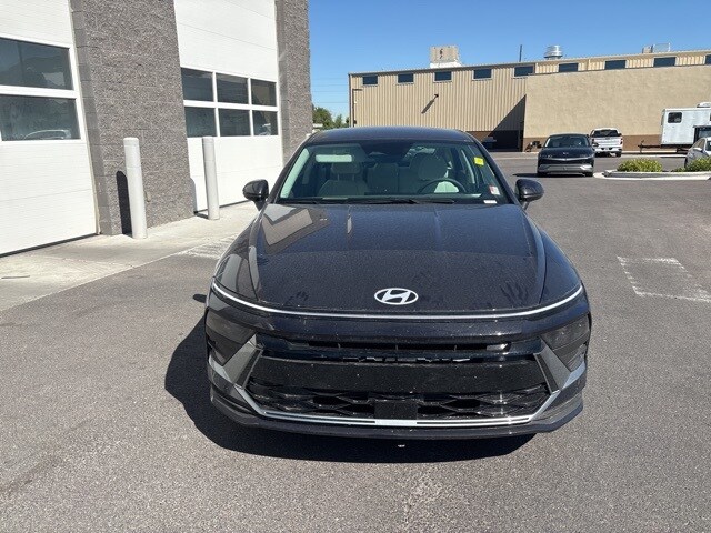 2025 Hyundai Sonata SE photo 2