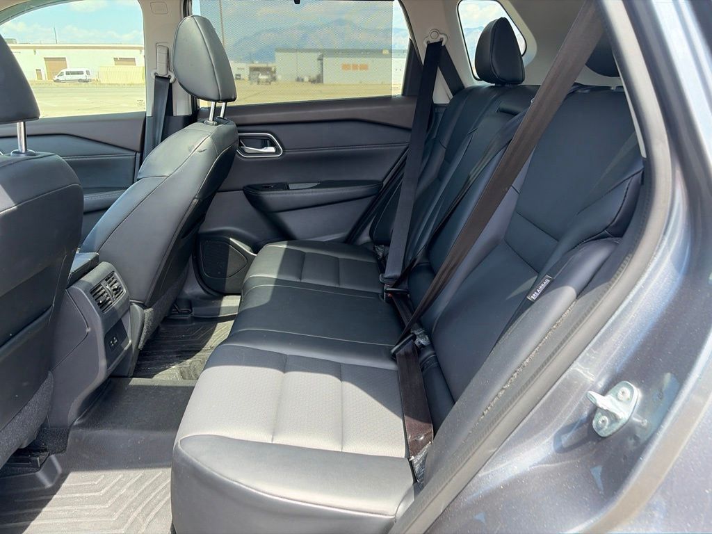 2021 Nissan Rogue SV - Photo 26