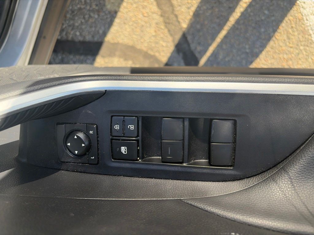 2024 Toyota RAV4 LE - Photo 11