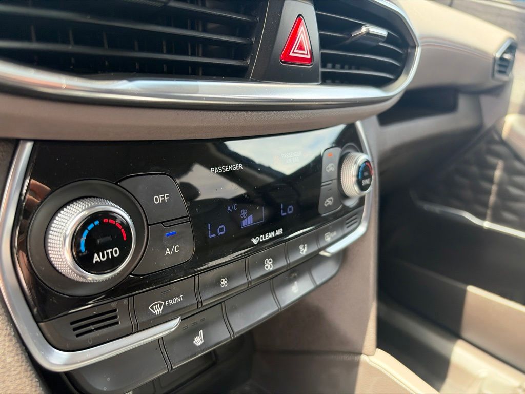 2020 Hyundai Santa Fe SEL - Photo 17