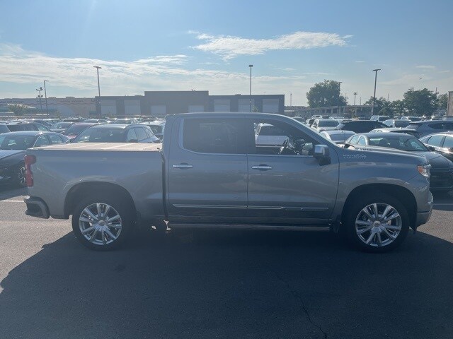 2023 Chevrolet Silverado 1500 High Country photo 4