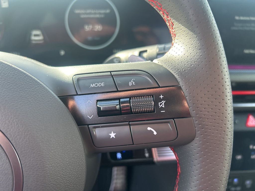 2025 Hyundai Sonata N Line - Photo 16