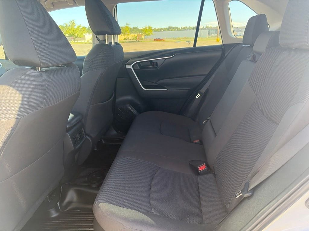 2024 Toyota RAV4 LE - Photo 24
