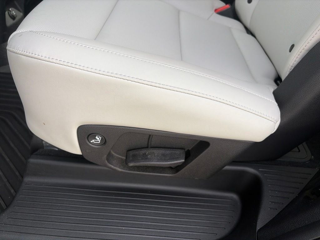 2024 Kia Telluride S - Photo 27