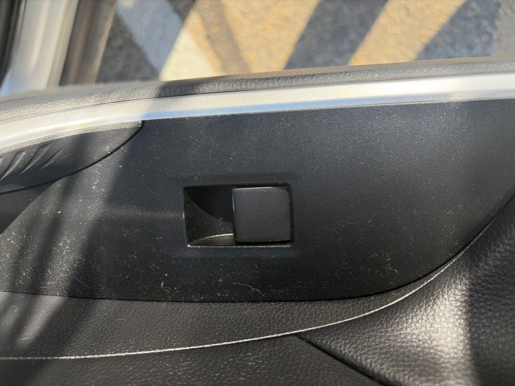 2024 Toyota RAV4 LE - Photo 25