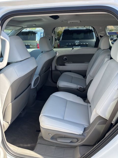 2026 Hyundai Palisade Limited - Photo 12