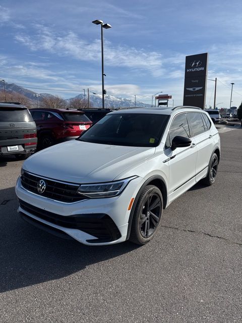 2023 Volkswagen Tiguan SE R-LINE BLACK
