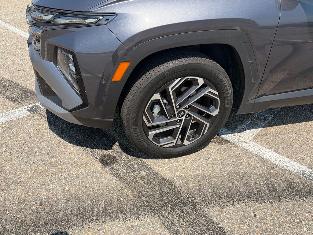 2025 Hyundai Tucson Limited - Photo 9