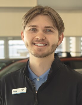 Staff member Jaxson Lee from ID_33e4b7f8d3c8