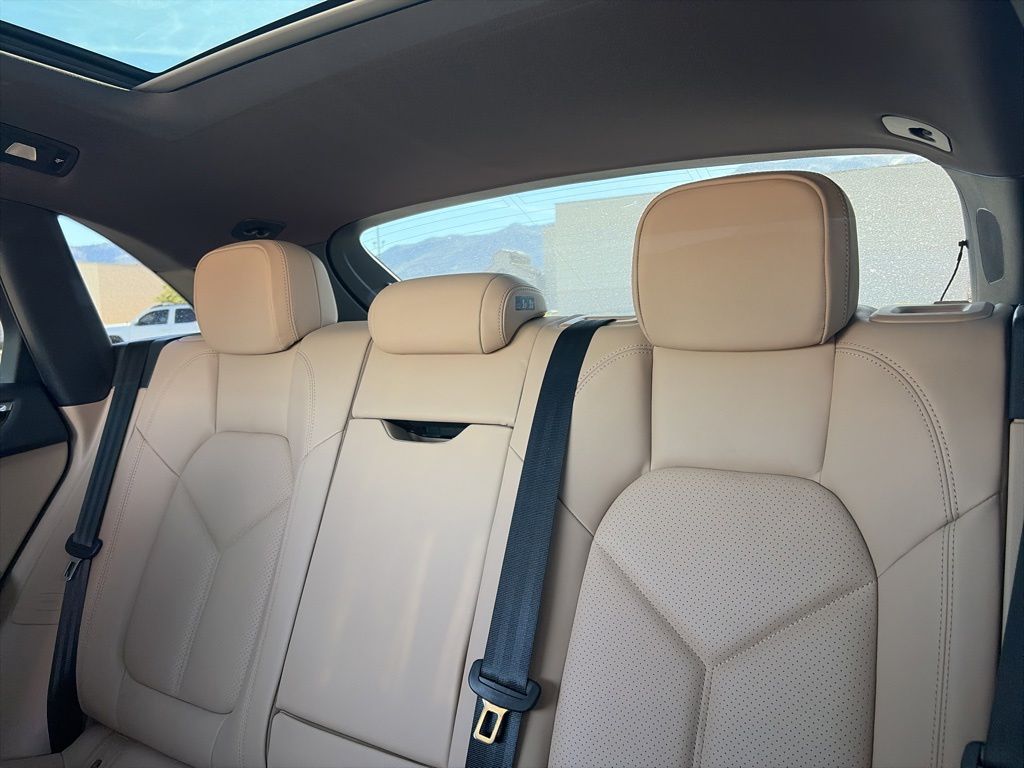 2025 Porsche Macan Base - Photo 19