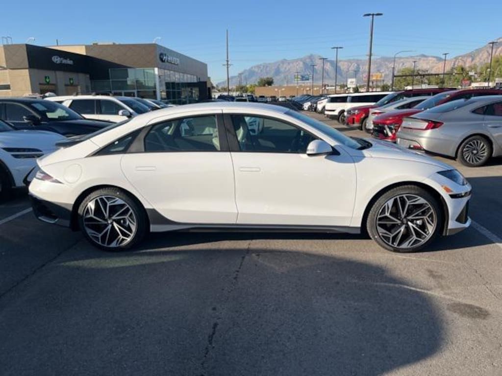 New 2025 Hyundai IONIQ 6 SEL Sedan