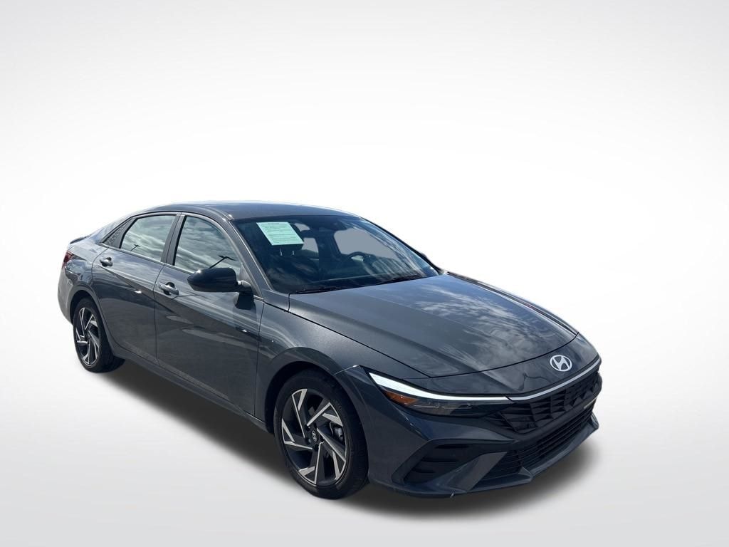 Used 2025 Hyundai Elantra SEL Sport Sedan