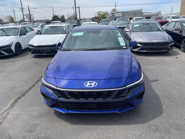 2025 Hyundai Elantra Hybrid Limited photo 2