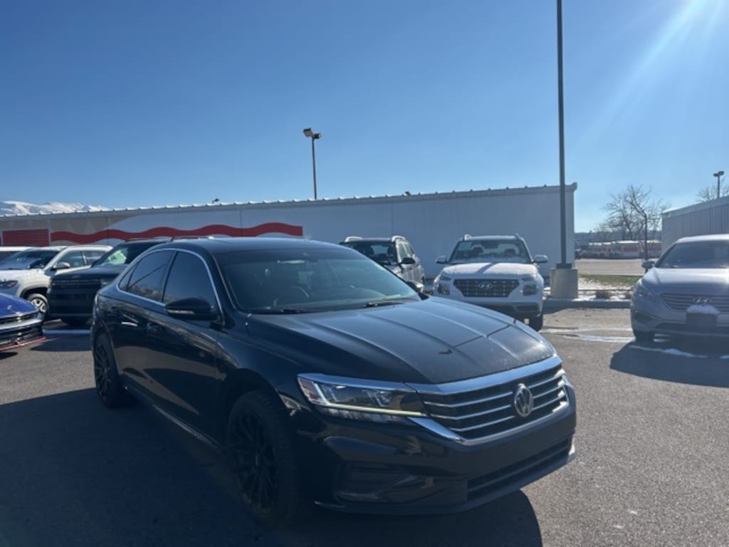 Used 2022 Volkswagen Passat 2.0T SE Sedan