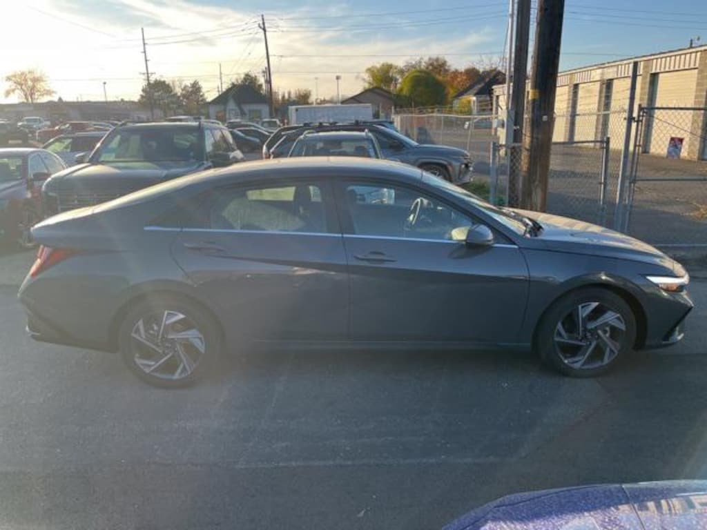 New 2026 Hyundai Elantra Limited Sedan