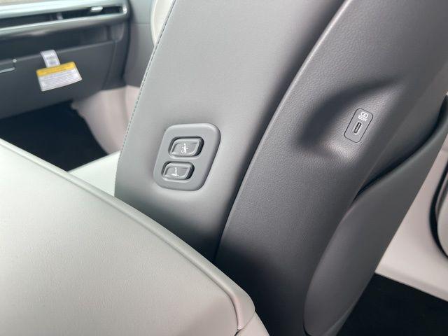 2026 Hyundai IONIQ 9 SEL - Photo 18