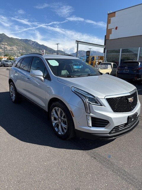 2020 Cadillac XT5 Sport photo 3