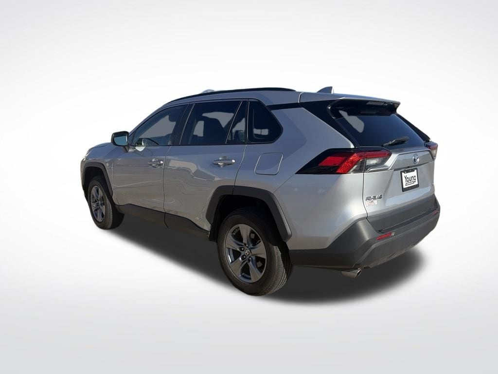 2024 Toyota RAV4 LE - Photo 3