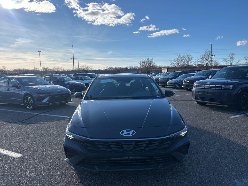 New 2026 Hyundai Elantra SEL Sport Sedan