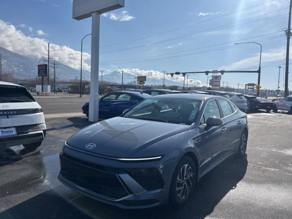 New 2026 Hyundai Sonata Hybrid Blue Sedan