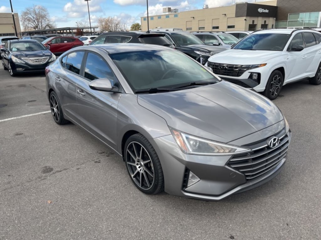 Used 2020 Hyundai Elantra SE Sedan