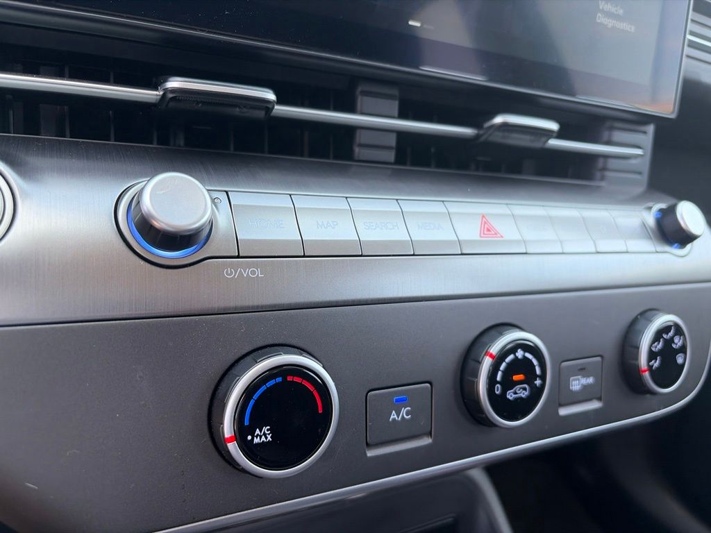 2026 Hyundai Kona SE - Photo 16