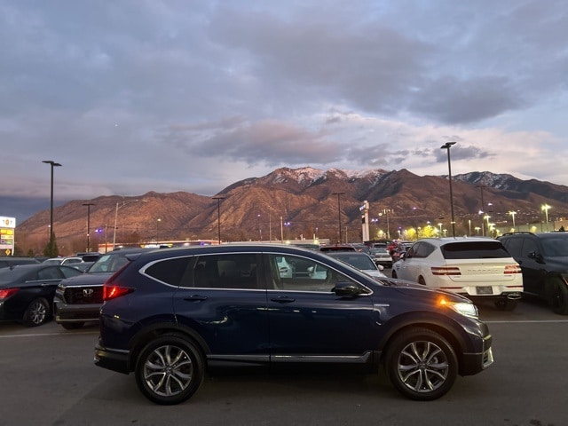 2021 Honda CR-V Hybrid Touring photo 3