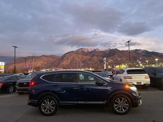 2021 Honda CR-V Hybrid Touring photo 3