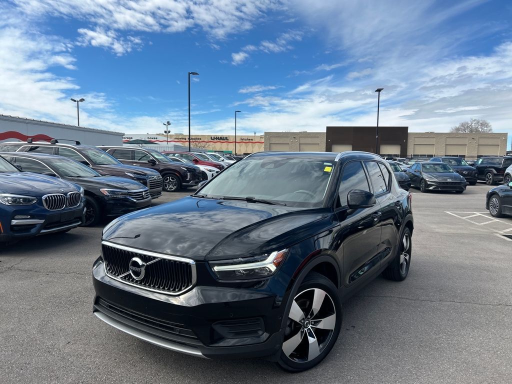 2019 Volvo XC40 Momentum