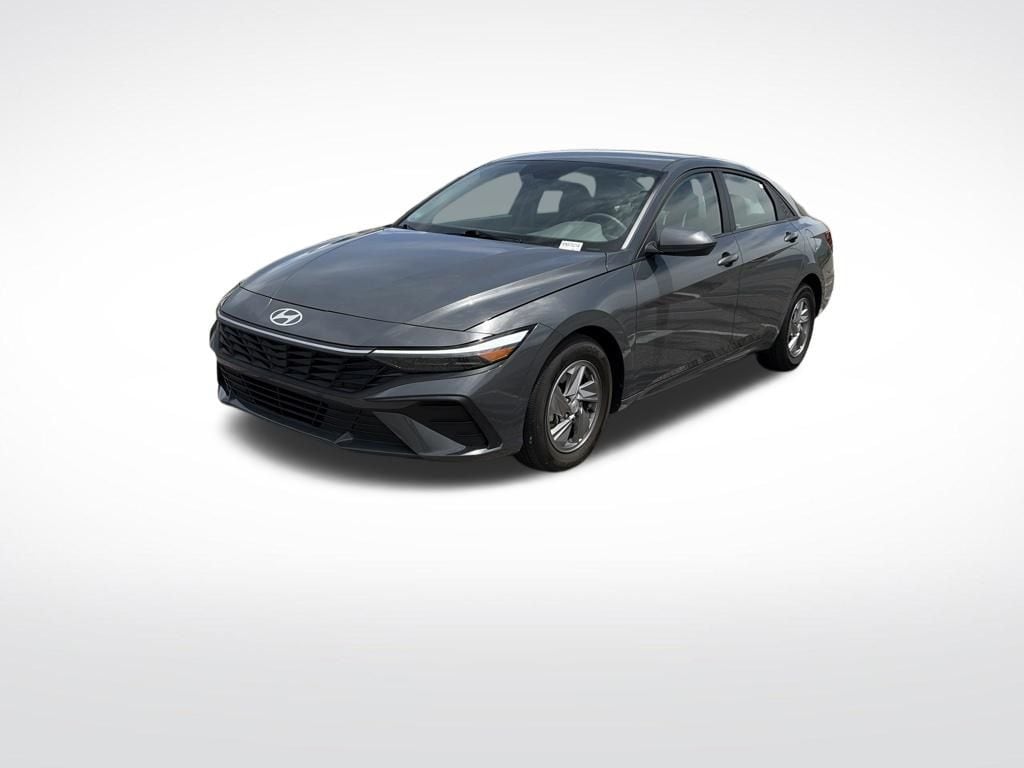 Used 2025 Hyundai Elantra SE Sedan