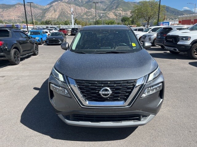 2023 Nissan Rogue SV photo 2