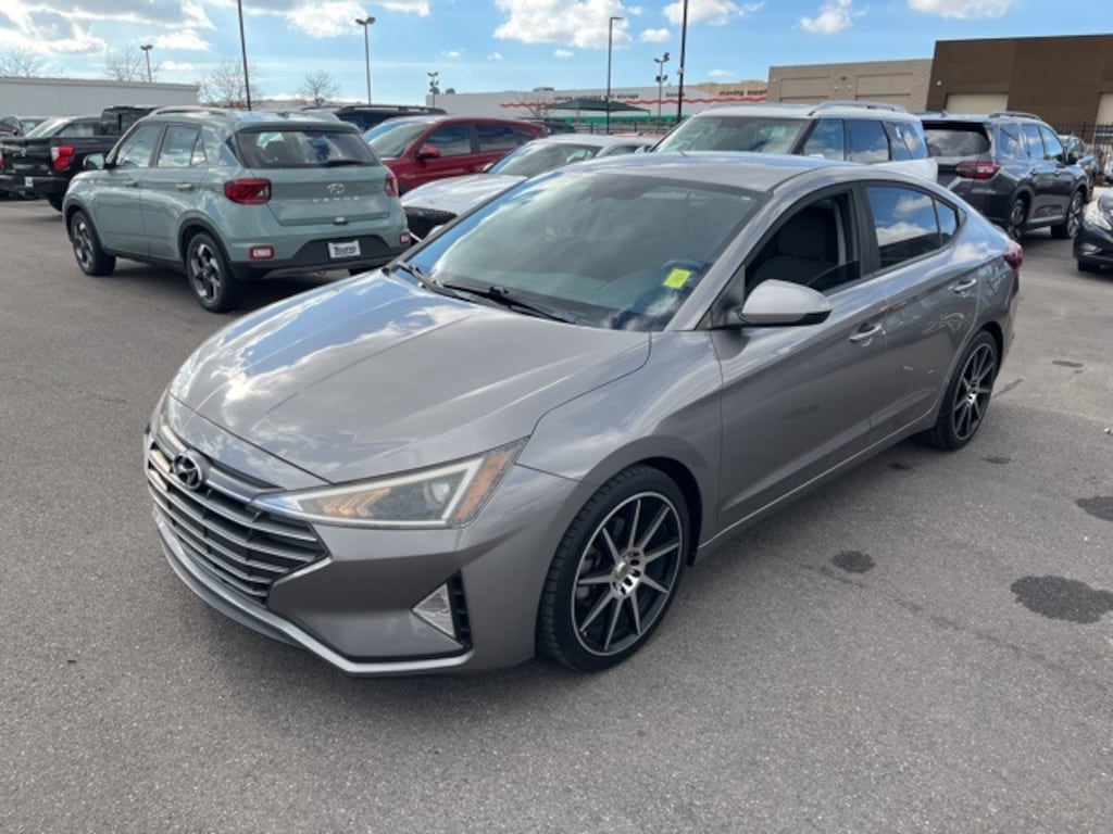 Used 2020 Hyundai Elantra SE Sedan