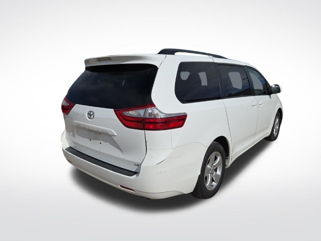 Used 2017 Toyota Sienna LE Minivan/Van