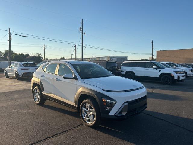 2026 Hyundai Kona SE photo 2