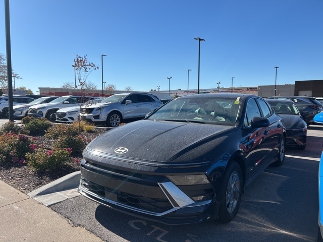 2025 Hyundai Sonata SE's photo