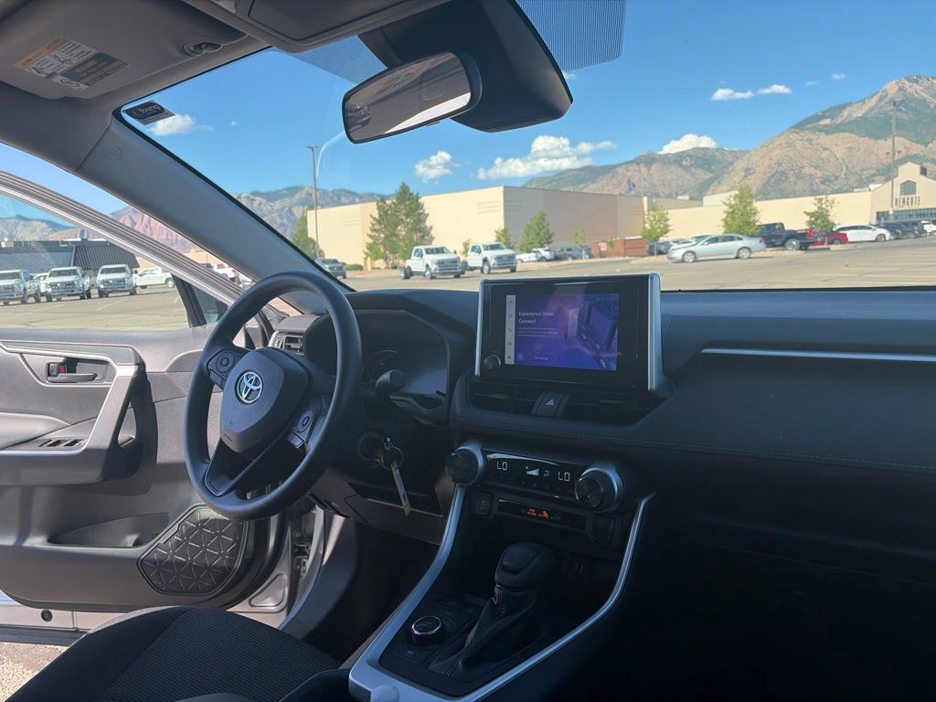 2024 Toyota RAV4 LE - Photo 23