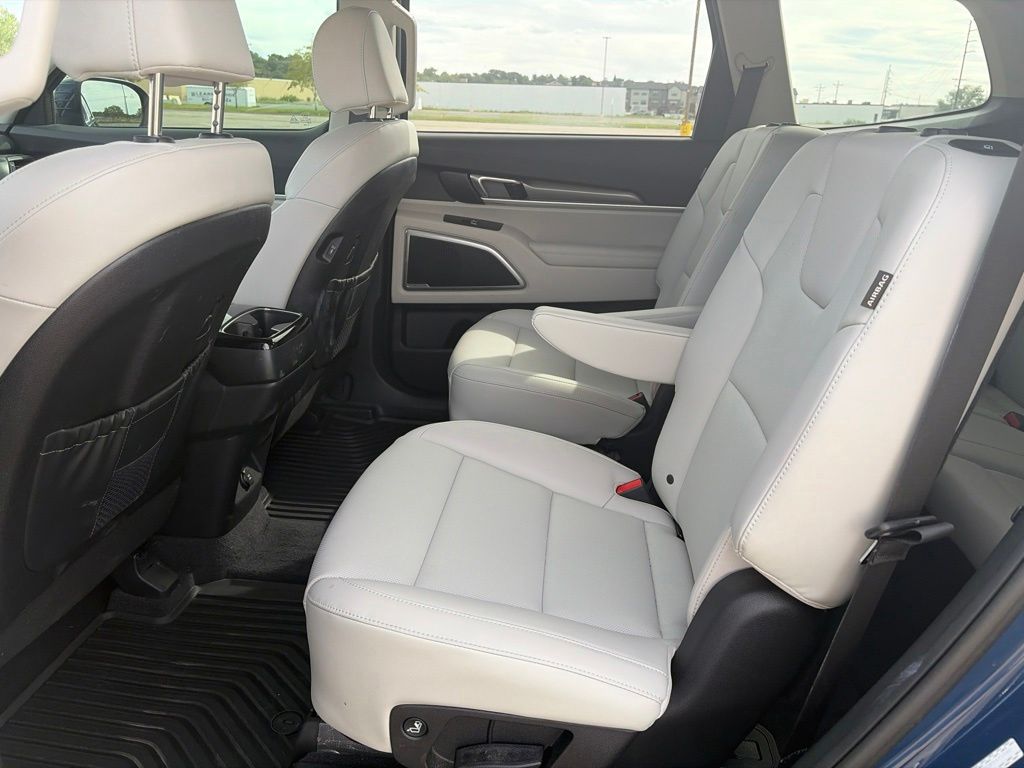 2024 Kia Telluride S - Photo 30