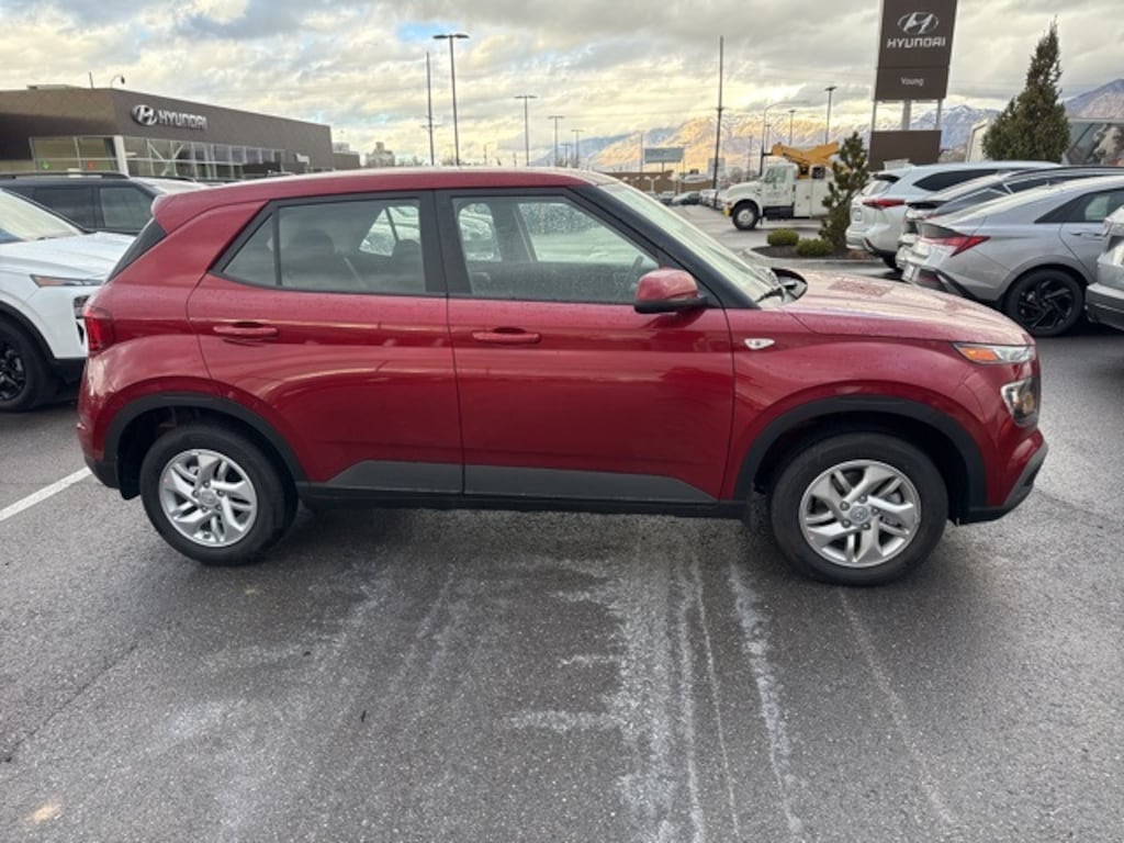 Used 2026 Hyundai Venue SE SUV