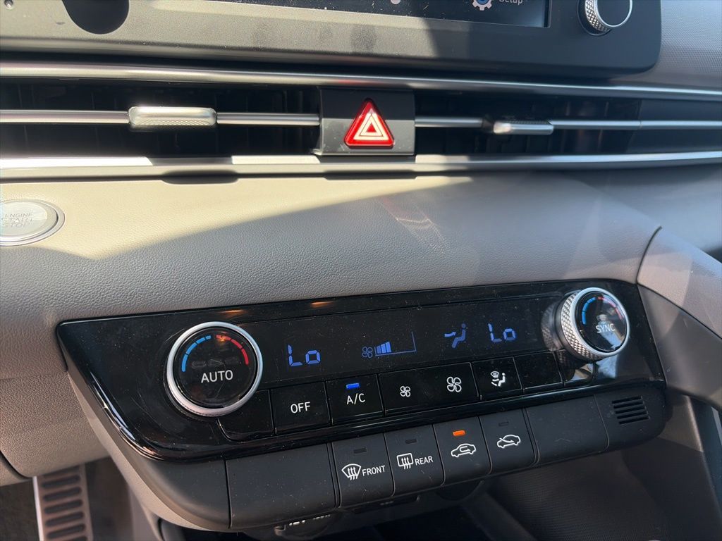 2025 Hyundai Elantra SEL - Photo 14