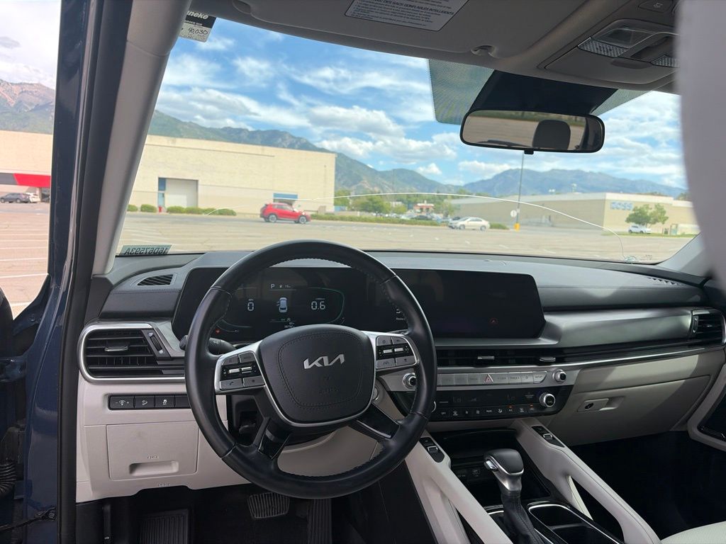 2024 Kia Telluride S - Photo 22