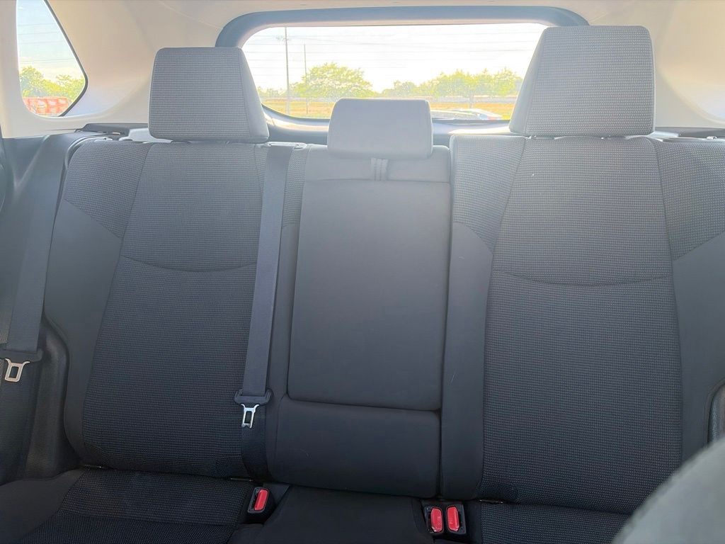 2024 Toyota RAV4 LE - Photo 28