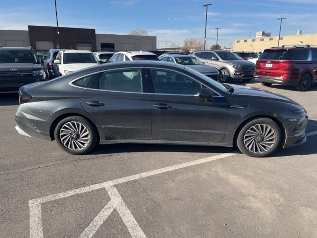 Used 2025 Hyundai Sonata Hybrid Limited Sedan