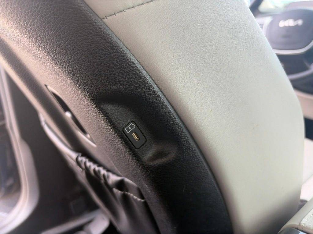 2024 Kia Telluride S - Photo 26