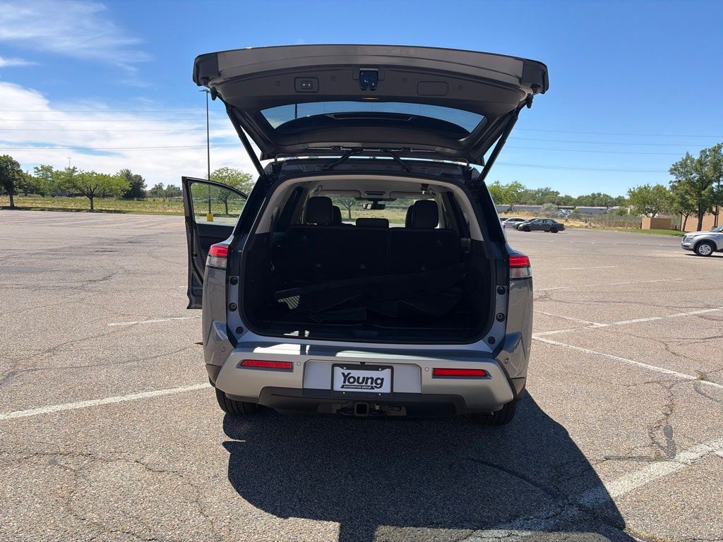 2025 Nissan Pathfinder SL - Photo 33