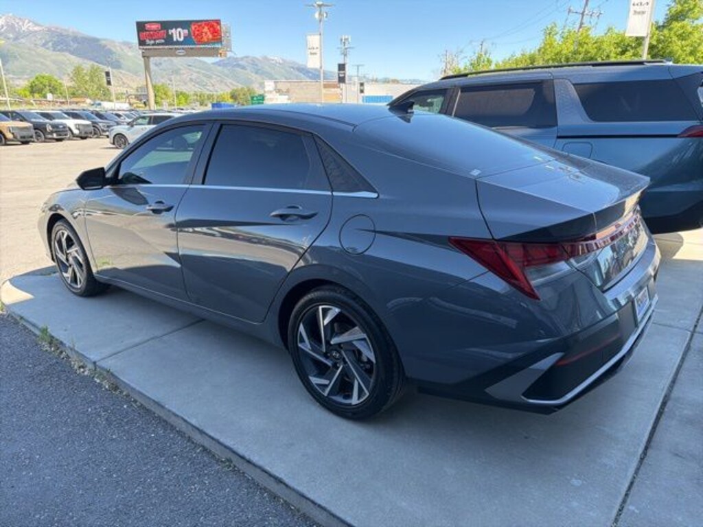 Used 2026 Hyundai Elantra Hybrid Limited Sedan