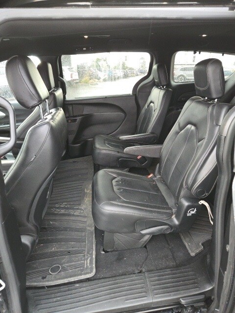 2019 Chrysler Pacifica Touring L photo 4