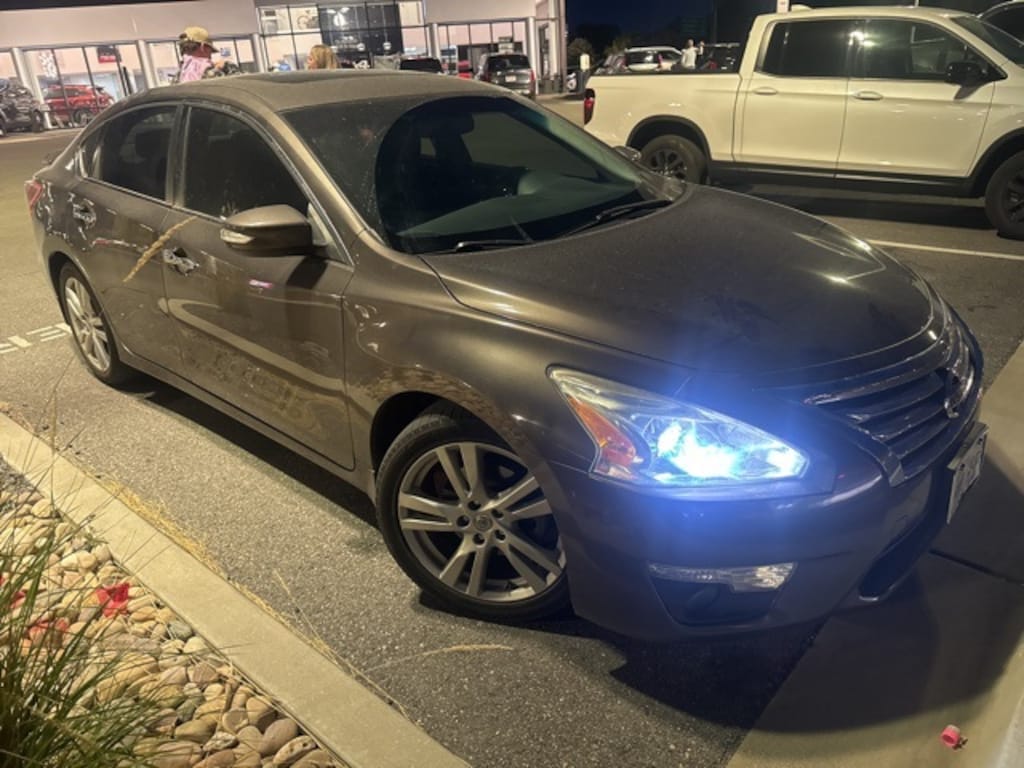 Used 2013 Nissan Altima 3.5 SL Sedan