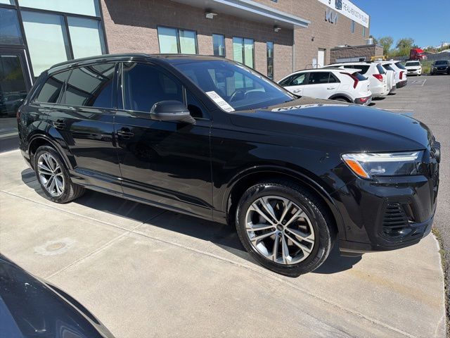 2025 Audi Q7 45 Premium Plus quattro Tiptronic's photo