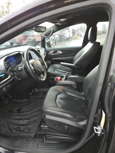 2019 Chrysler Pacifica Touring L photo 3